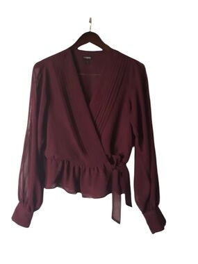 Women Express flowy bell_sleeve crop  Size large burgundy
